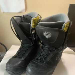 Mission 6 winter boots for snowboarding